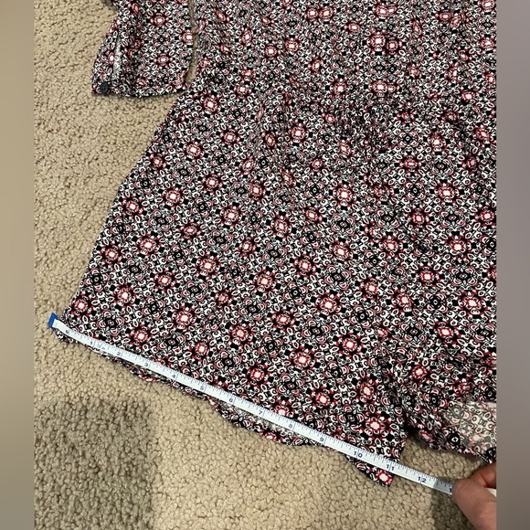 Women's GAP long sleeve Geometric print V-neck Romper/ jumpshorts - Picture 7 of 10